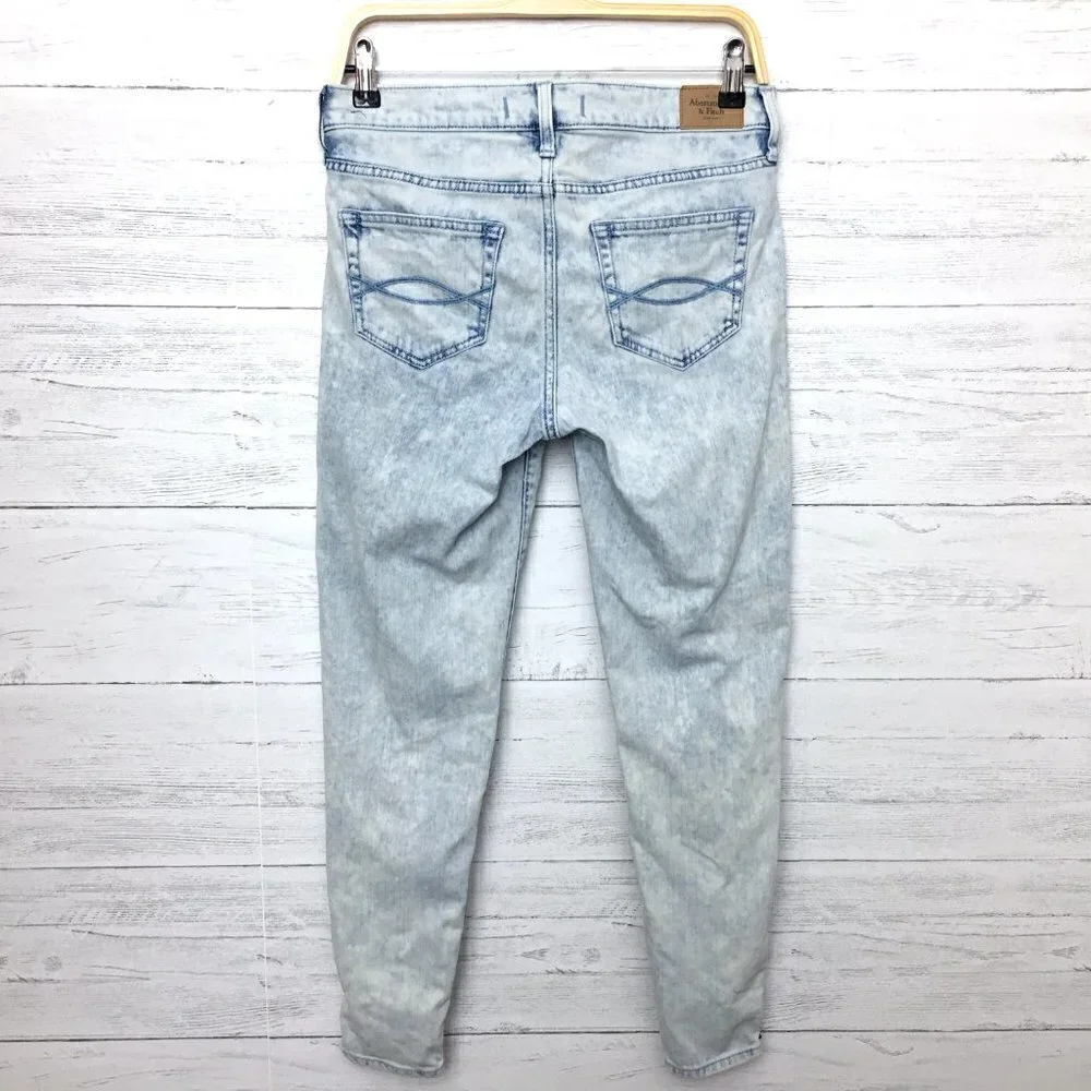 Abercrombie & Fitch Women's Straight Leg Jeans Distressed Light Wash Y2K size 0